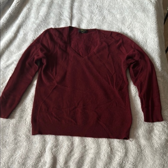 Used 100% Cashmere Women's V-Neck Long-Sleeve Sweater size Large Crantini color - Picture 2 of 10